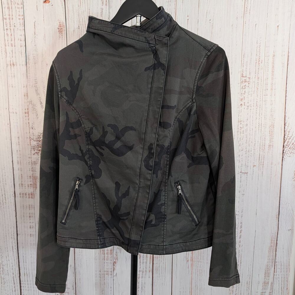 Chicos Jacket Womens 0 US 4-6 Washed Green Camo Asymmetric Zip Stretch Moto Coat